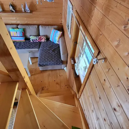 Hausboat Kvapka Bateau-hôtel *